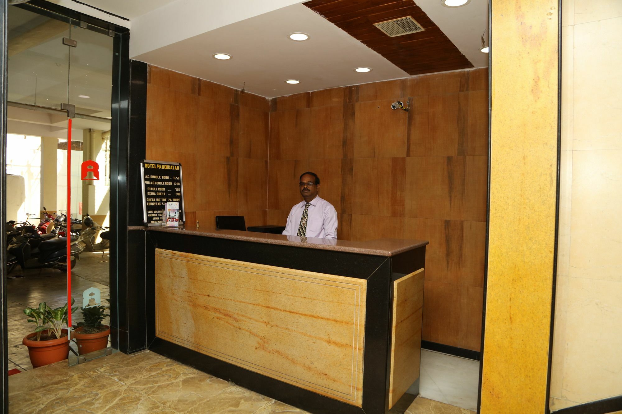 Hotel Panchratan Haiderabad Buitenkant foto